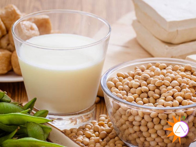Sữa đậu nành cũng chứa ít đường hơn sữa bò và chứa phytoestrogen có thể giúp hấp thu canxi